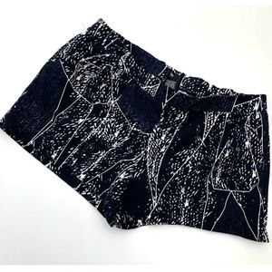NWOT • Navy Dress Shorts • Large